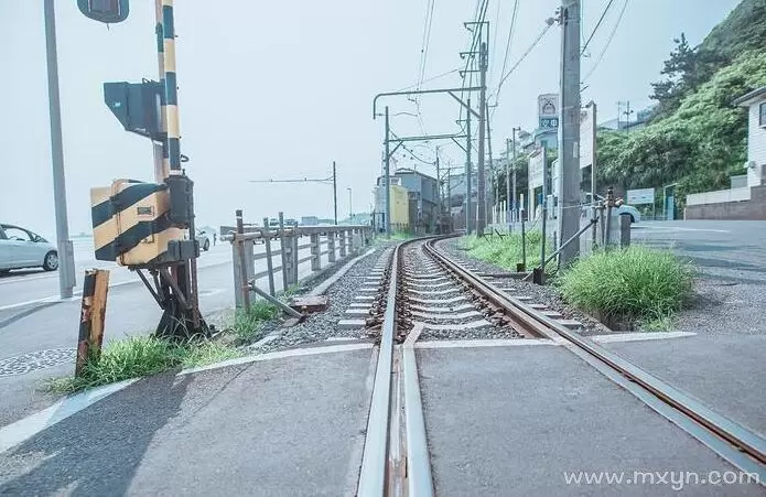 做梦梦到自己过桥回家,做梦迷路找不到回去的路插图