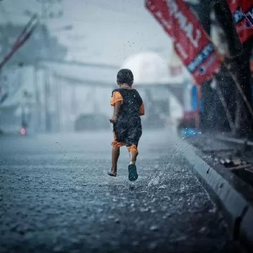 做梦在大雨中奔跑 做梦在雨天行走插图