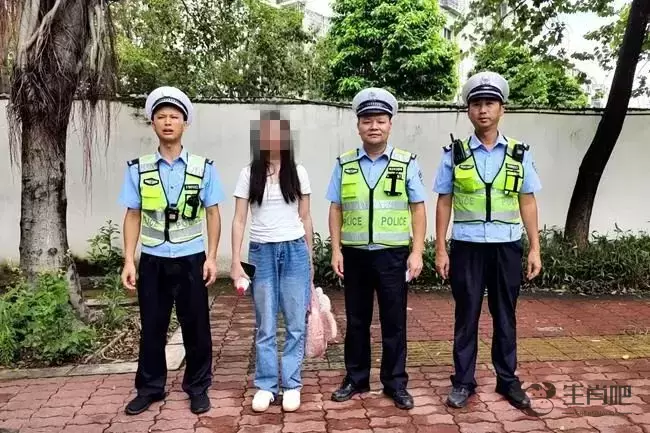 “救我”“他绑架我”！柳州一小车内，传来女子呼救声！关键时刻，他们冲了上去插图4