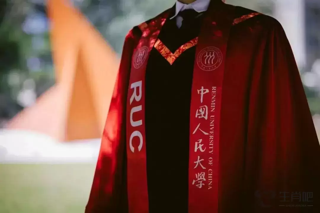 谁家大学毕业送钻戒啊？毕业季，高校精心准备的毕业礼物给足学生仪式感插图2