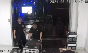 3人偷走300余根音乐会应援棒挂网变卖，没卖完就被抓缩略图